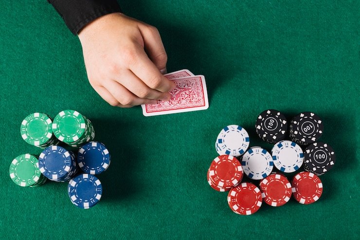 Bagan tingkat loyalitas angka menampilkan manfaat progresif dari Member hingga Diamond